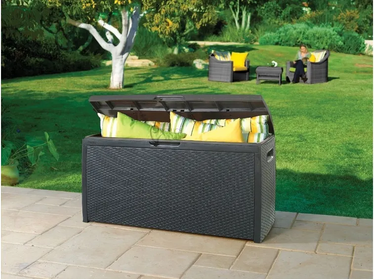 Cassapanca per giardino