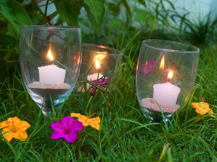 Candele in giardino