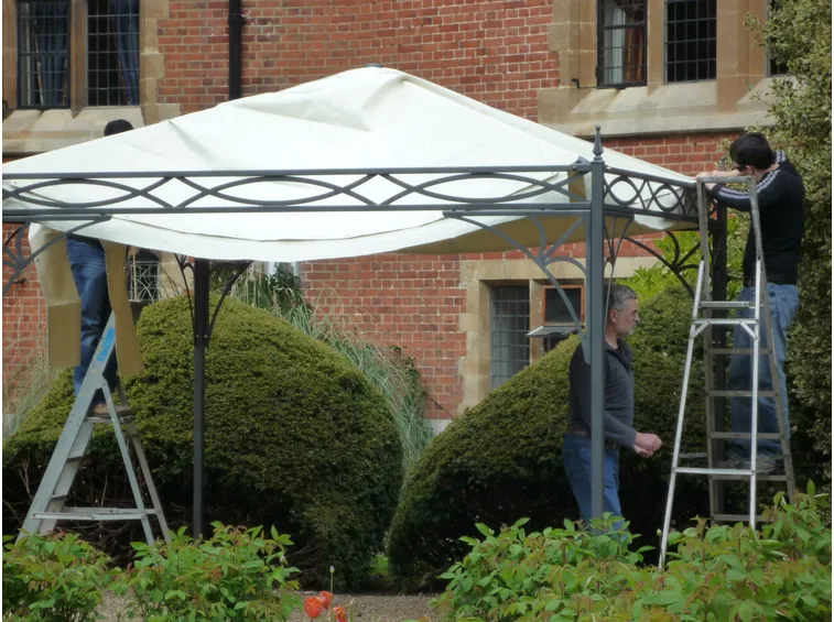 Costruzione di un gazebo in metallo