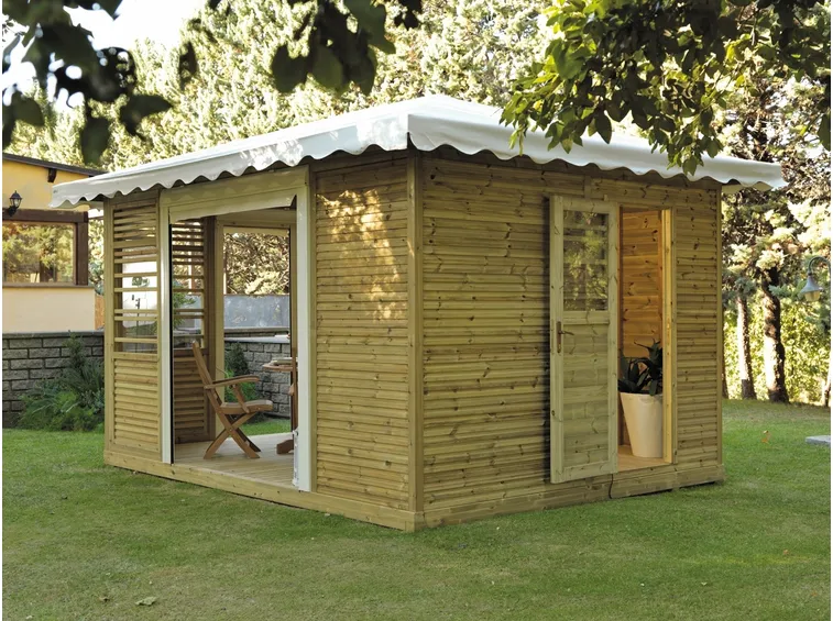 Gazebo in legno chiuso