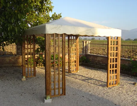 Gazebo in legno da giardino