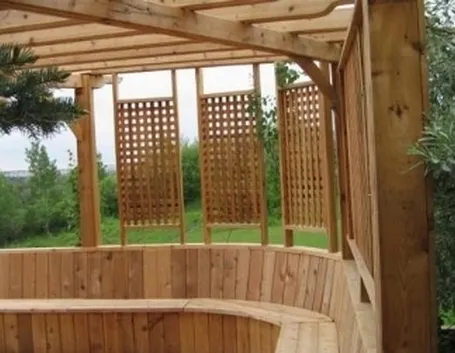 Grigliati frangivento in legno