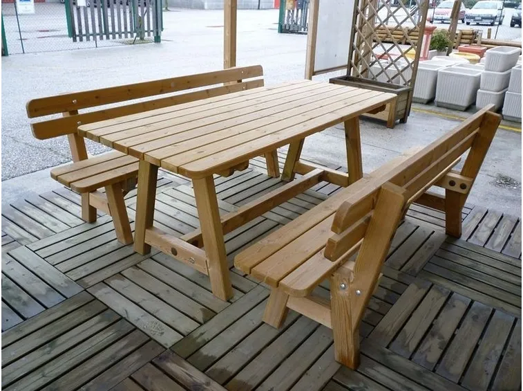 Panchina da esterni in legno