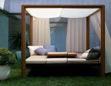 Un gazebo può trasformarsi in un comodo letto, nel più puro stile dell'arredamento moderno