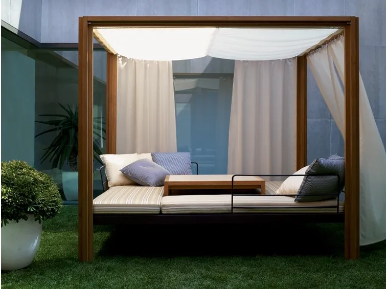 Un gazebo può trasformarsi in un comodo letto, nel più puro stile dell'arredamento moderno