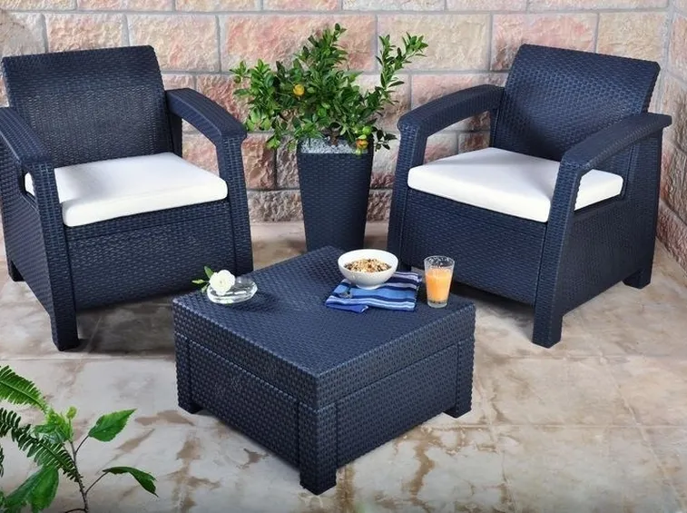 Set di mobili da giardino in plastica