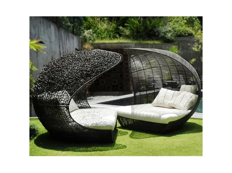 Mobili da giardino usati