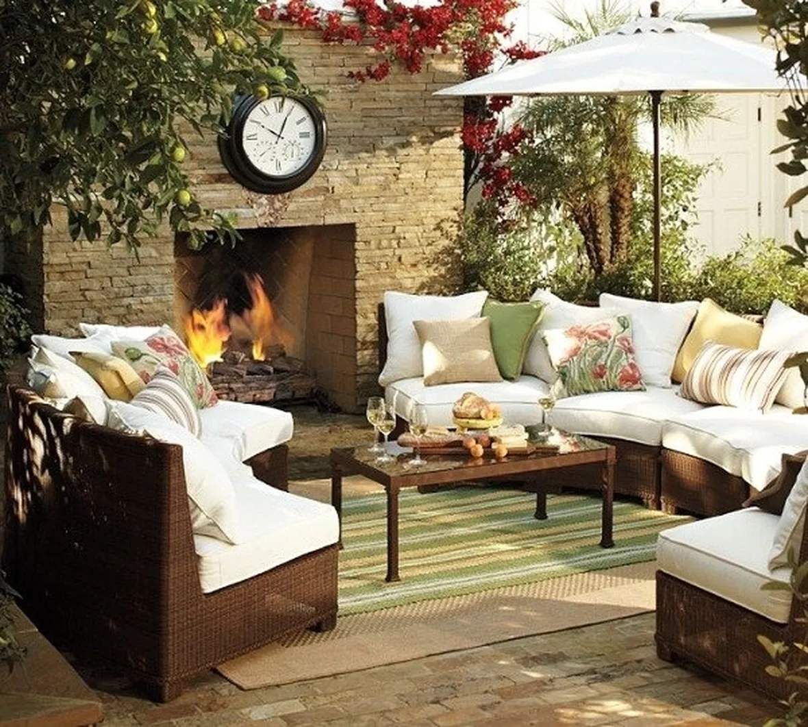 Composizione di mobili per giardino