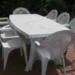 Tavolo in plastica bianco
