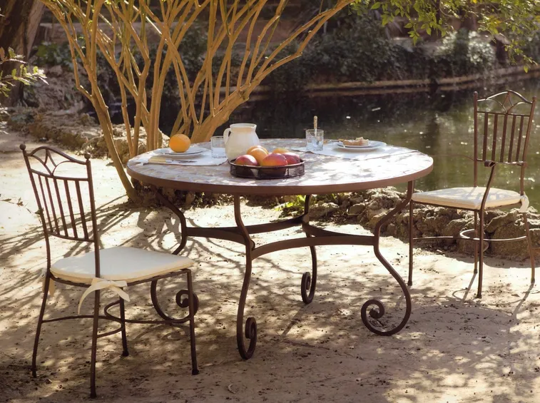 Tavolo di ferro elegante colazione