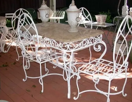 Tavolo da giardino in ferro battuto