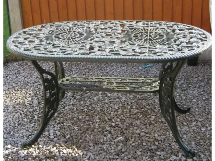 Tavolo da giardino in ferro battuto