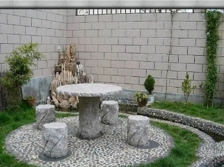 Tavolo da giardino in marmo