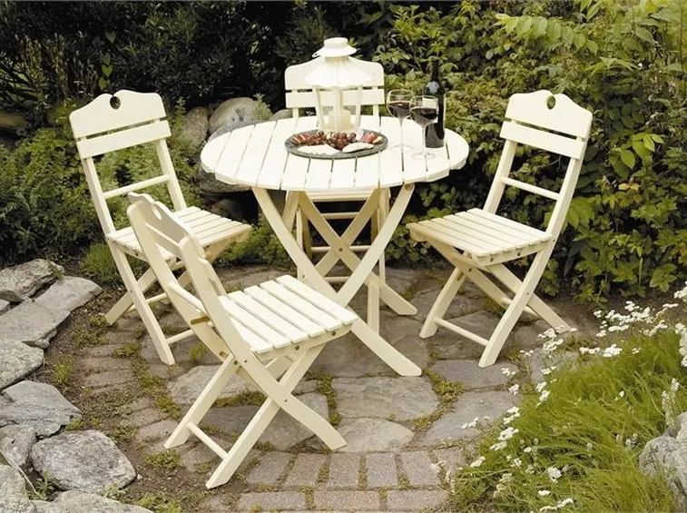 Tavolo da giardino in plastica