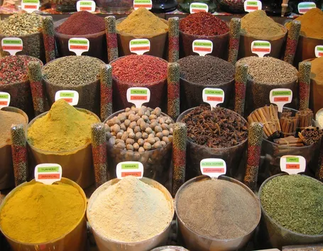 Spezie in un bazar