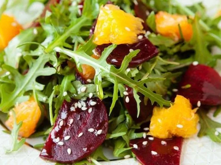 Insalata di barbabietole rosse