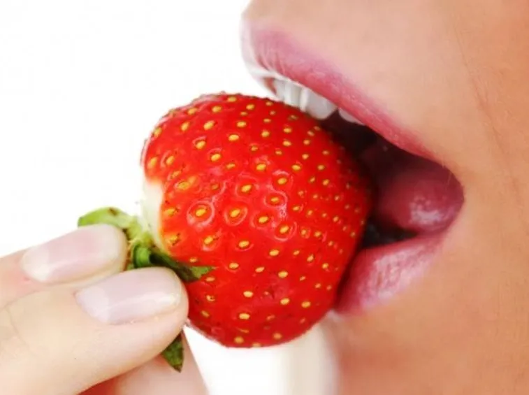 mangiare fragole