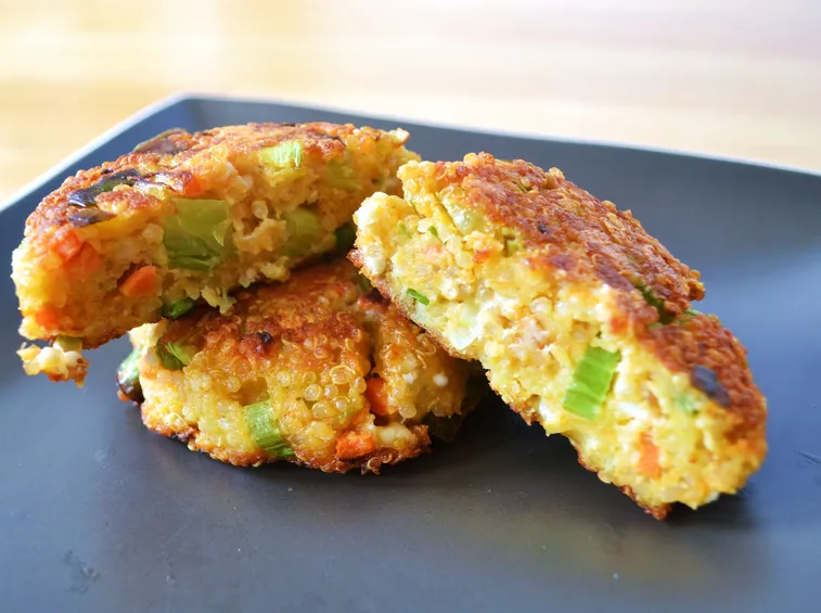 Fritelle preparate con i semi di quinoa