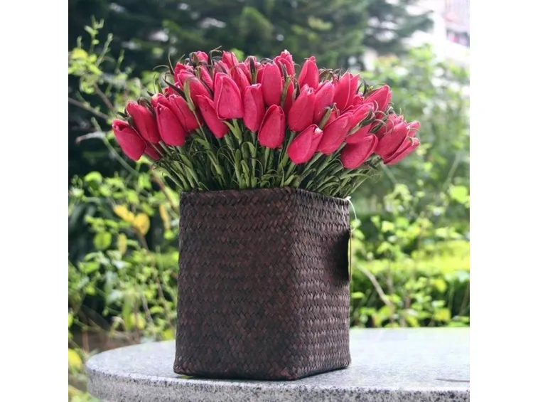 vaso con dei tulipani