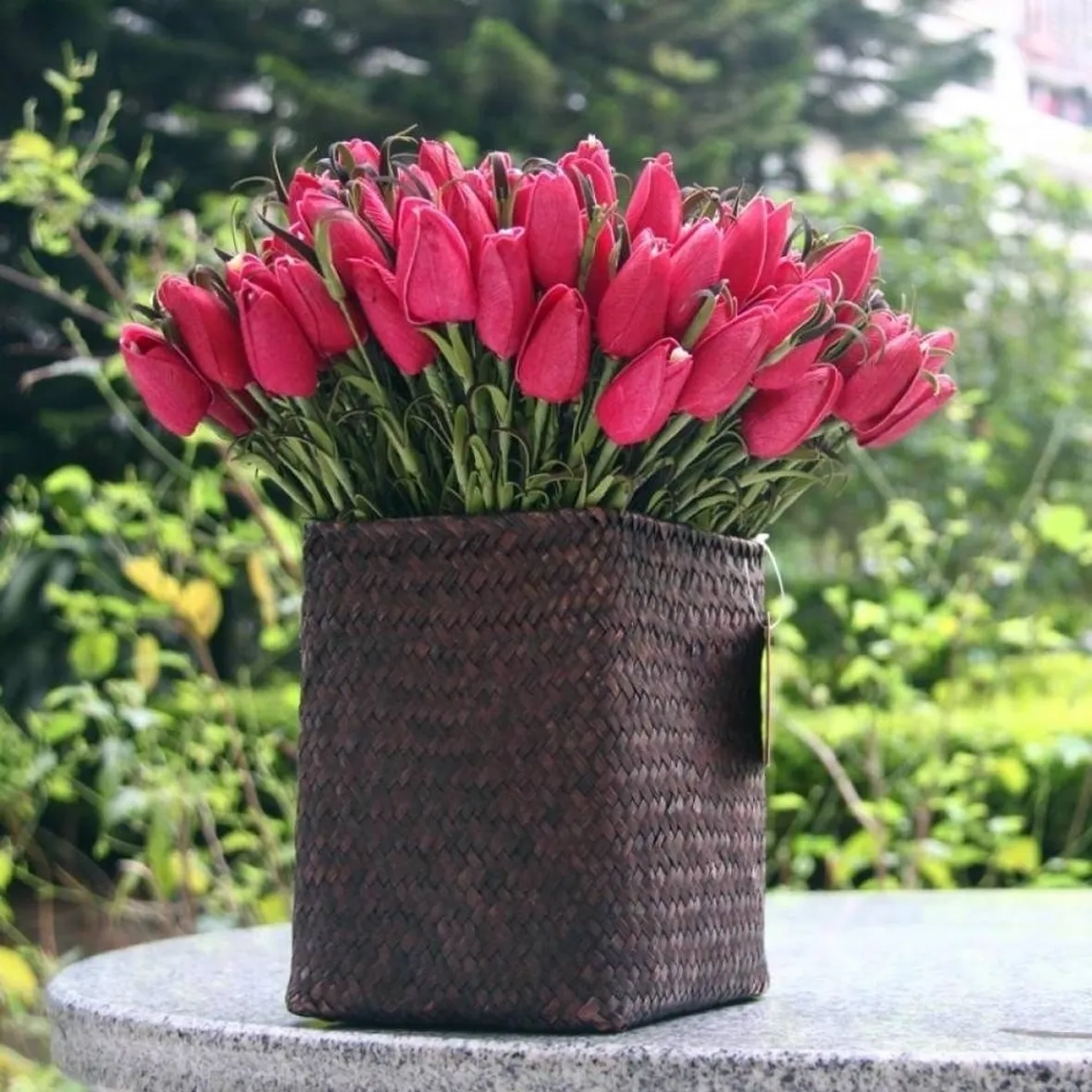 vaso con dei tulipani