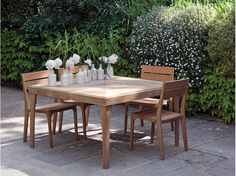 Tavolo da giardino in legno